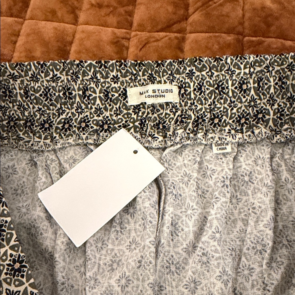 Max Studio Wide Leg Patterned Pants - image 3